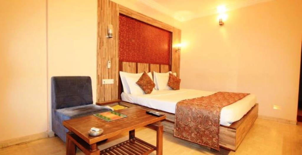 Hotel Eden Ahmedabad Quarto foto